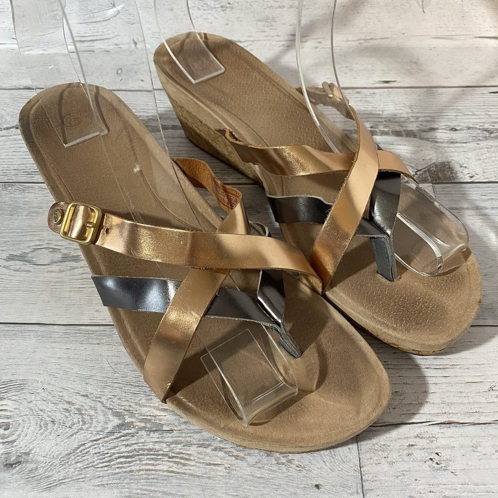 Ugg Adalie Sandals Womens 10 Gold Metallic Leather Thong Cork Buckle Strap Wedge